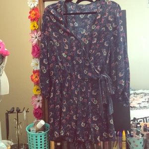 Super cute play suit!